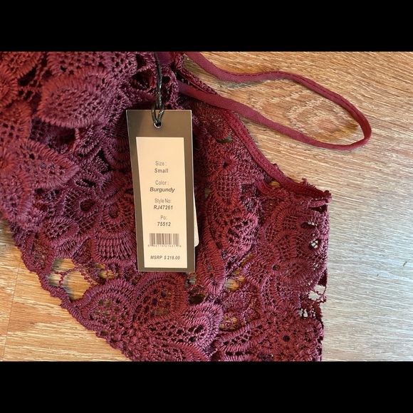 ***CLEARANCE - Just Reduced*
Romeo + Juliet Couture Lace Dress size small - Picture 5 of 7